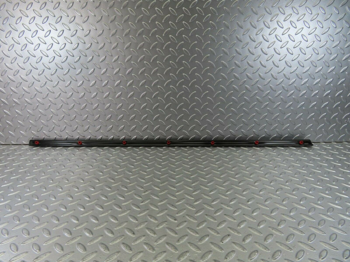 10249 Mercedes-Benz W123 Rear Left Door Centre Moulding Trim