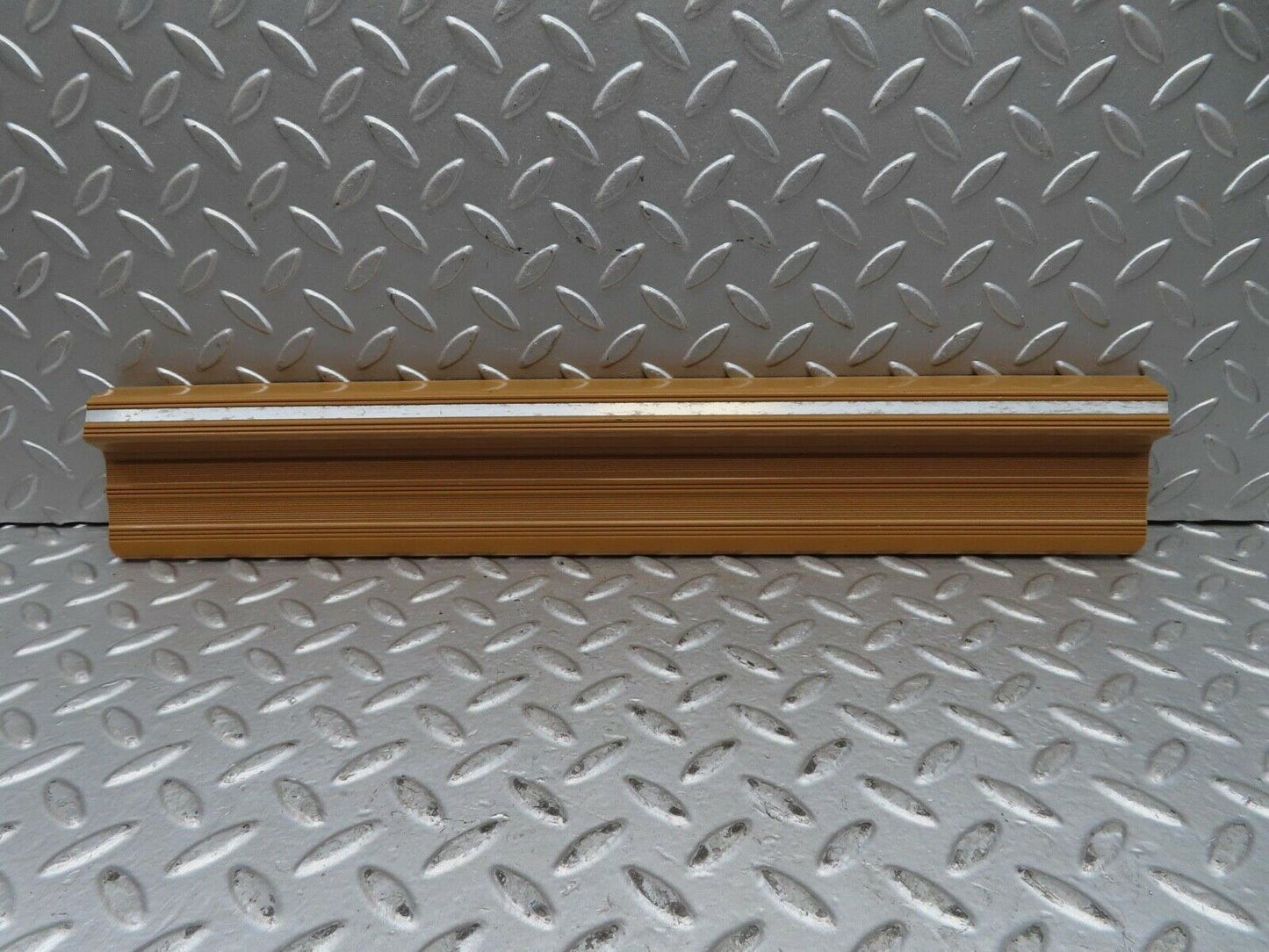 15856 Mercedes-Benz W123 280E Rear Left Door Sill Trim Beige