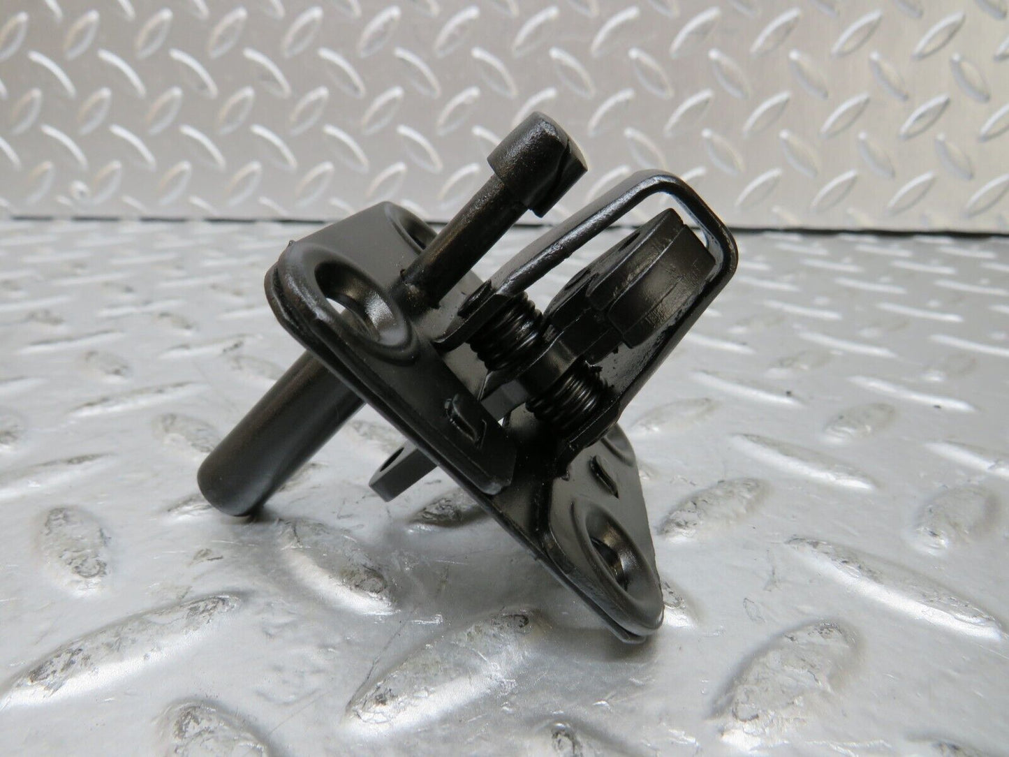 26120 Mercedes-Benz W116 450SE Bonnet Lock Catch