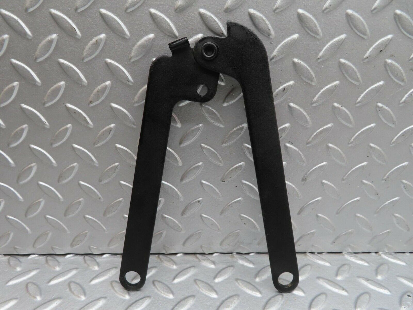 13886 Mercedes-Benz C107 280SLC Bonnet Hinge Right Side