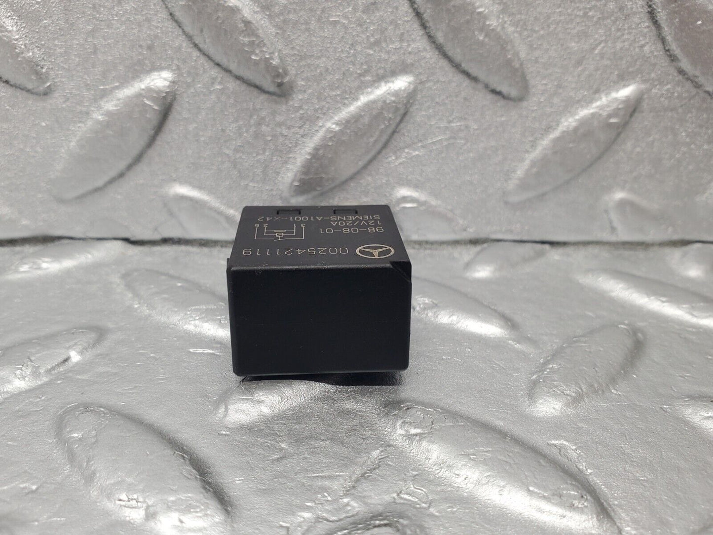 46924 Mercedes-Benz R129 320SL Coupe Indicator Relay 0025421119