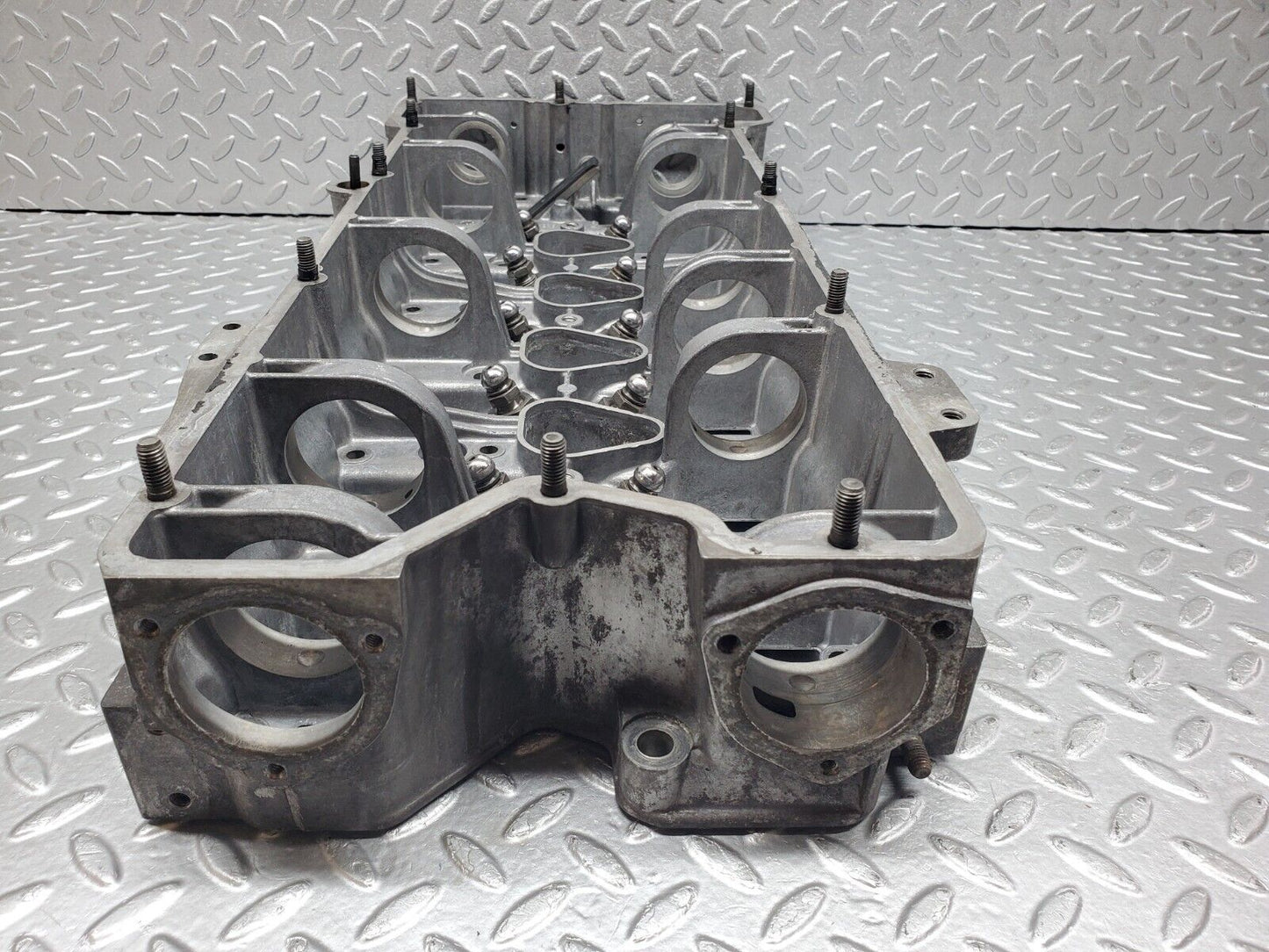 45436 Mercedes-Benz 280E M110.988 Camshaft Bearing Casing 1100163304