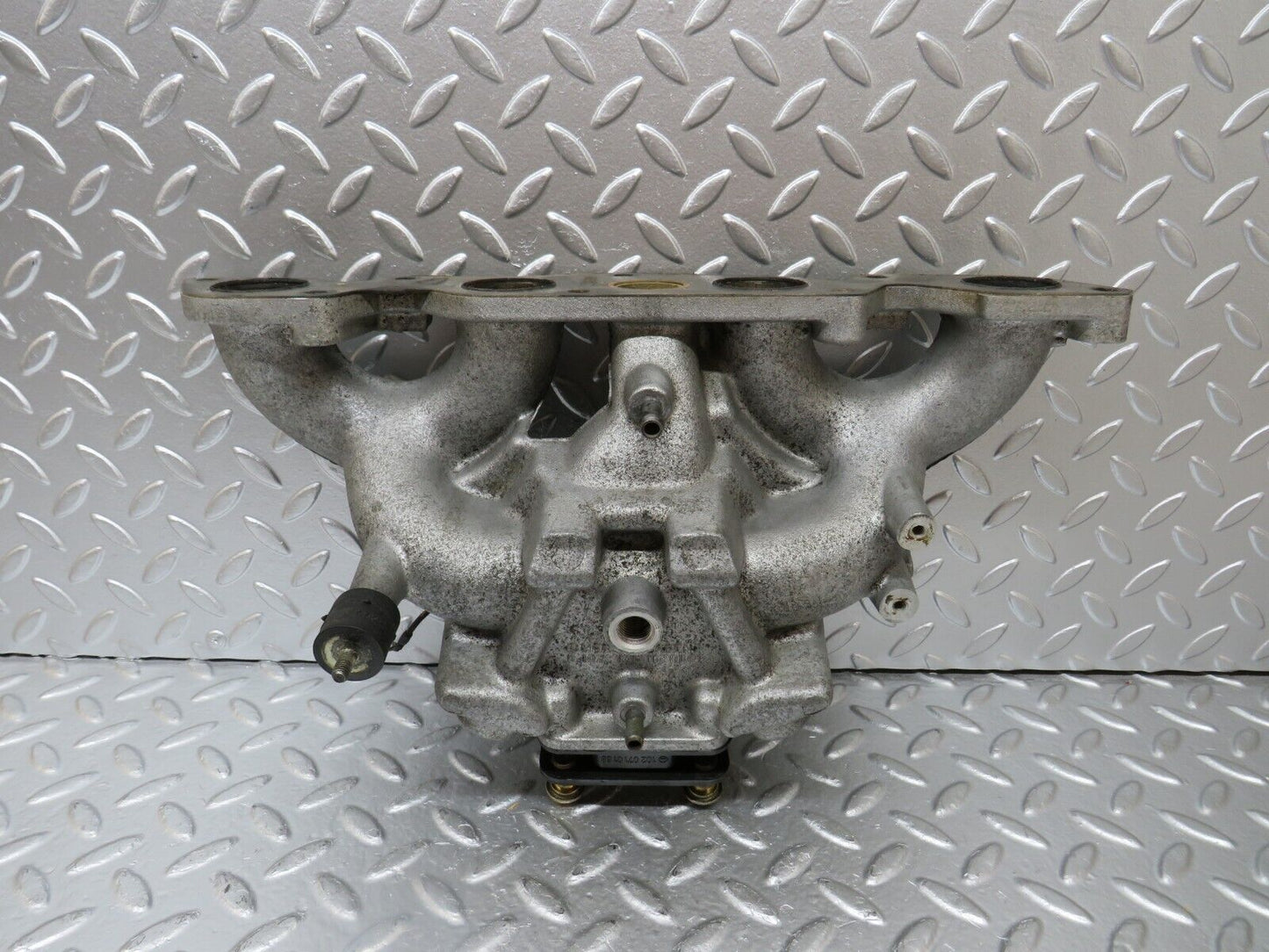 25625 Mercedes-Benz W123 200 Intake Manifold 1021411601