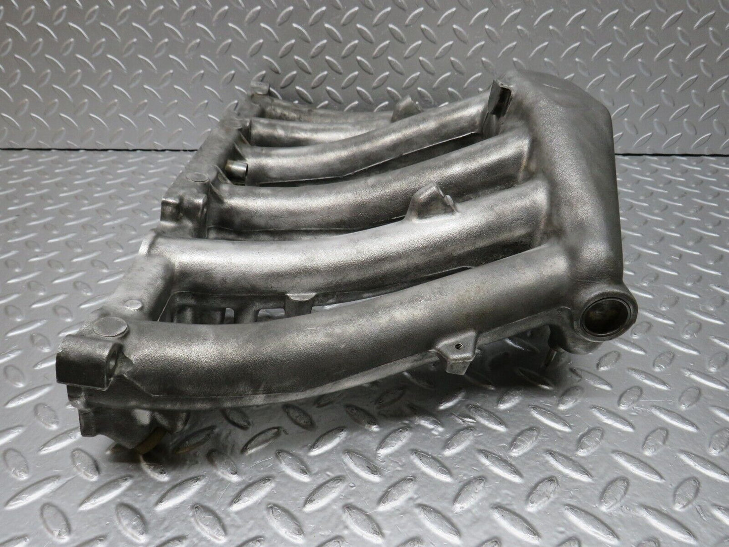 32690 Mercedes-Benz S124 300TE Wagon Intake Manifold 1031411601
