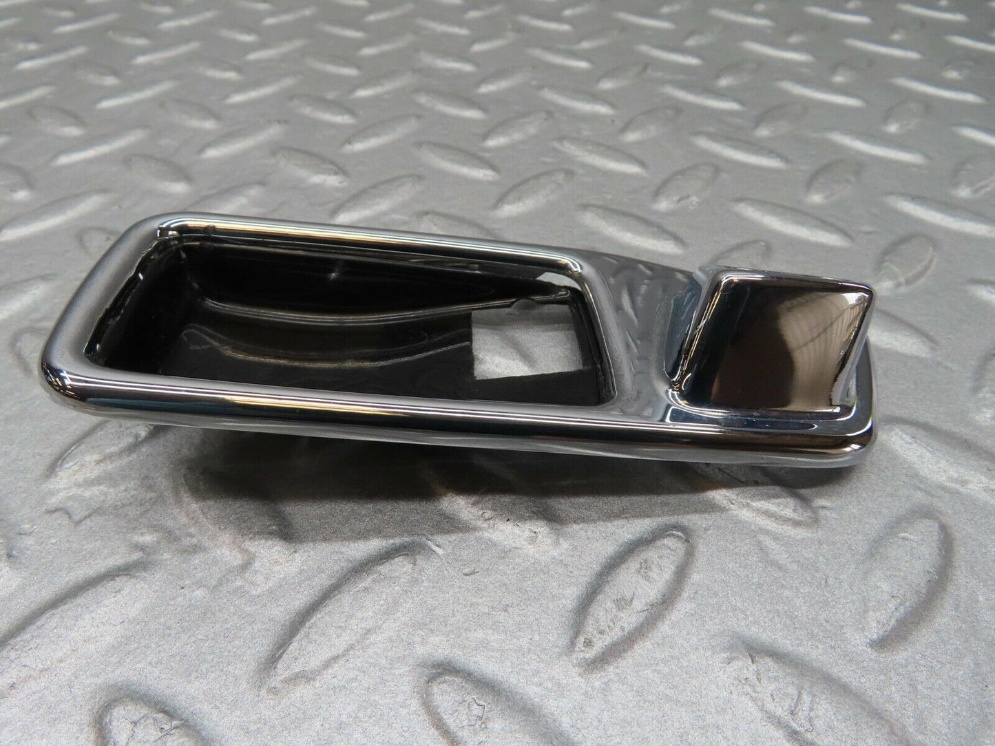 16059 Mercedes-Benz W123 280E Chrome Frame For Door Opener Left 1167660111