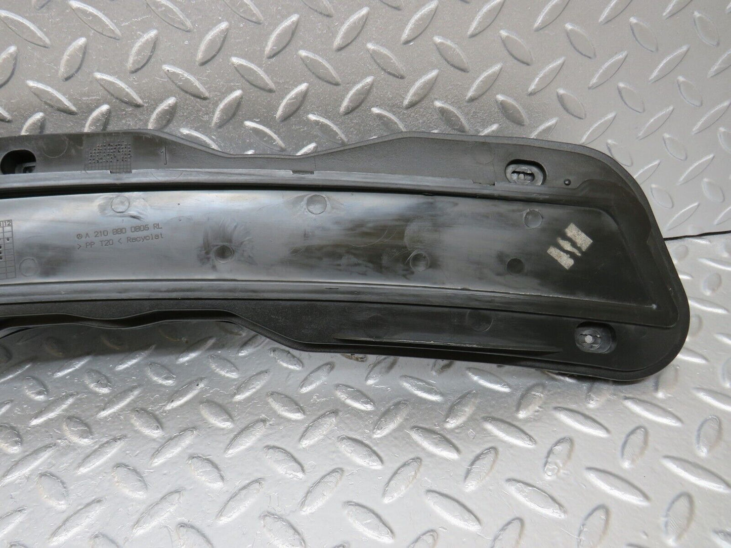 34711 Mercedes-Benz W210 320E Bonnet Upper Grill 2108800805