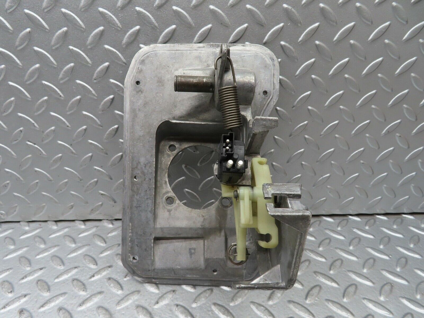 19526 Mercedes-Benz C140 CL420 Coupe Brake Pedal Bracket 1402902519