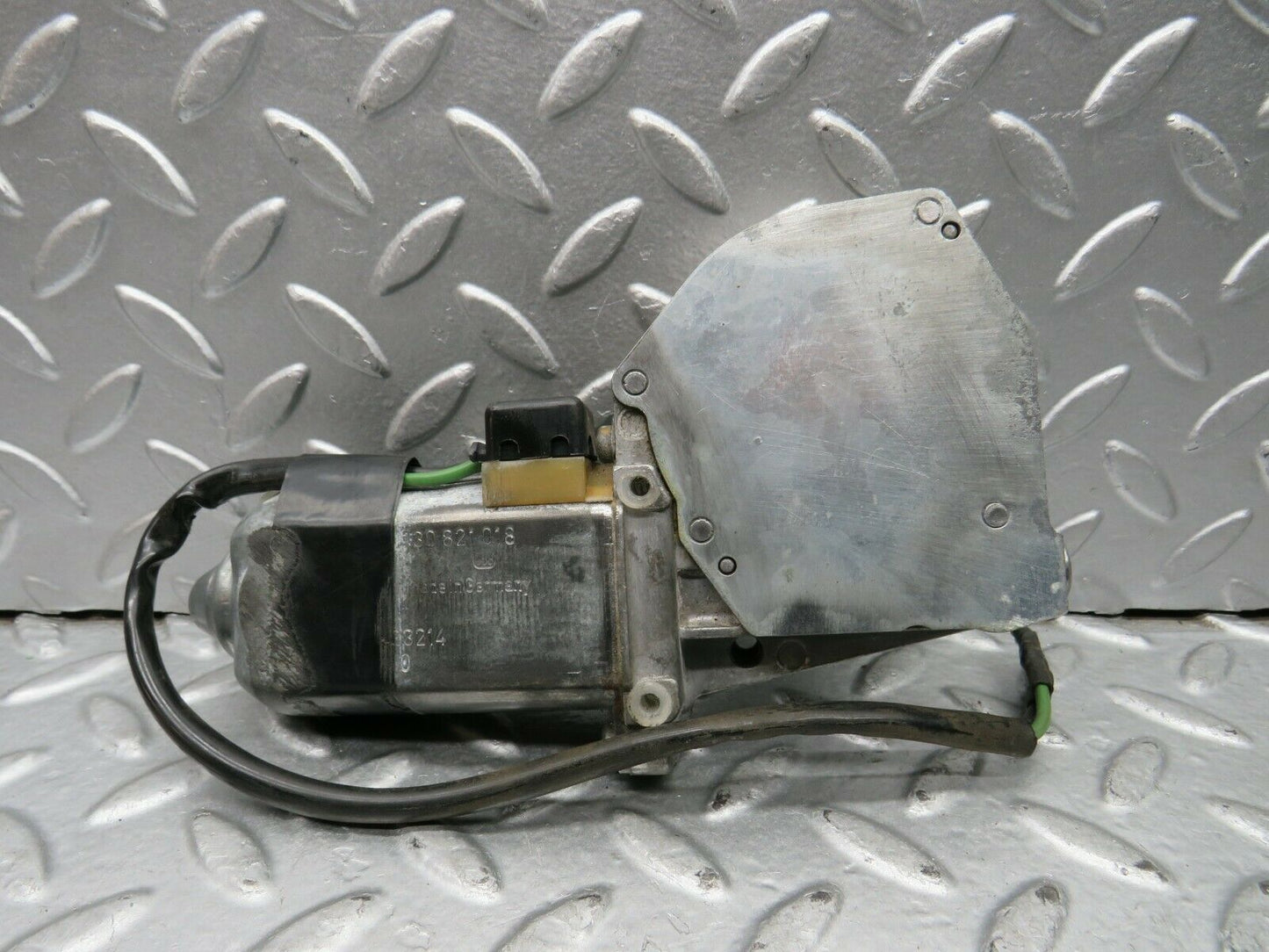21993 Mercedes-Benz S123 280TE Window Regulator Motor Front Left 0130821018