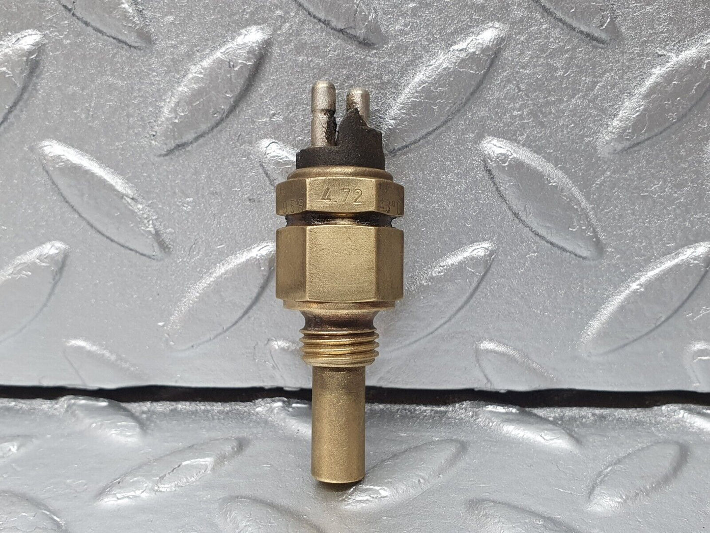 41340 Mercedes-Benz W114 280E Coolant Temperature Sensor VDO