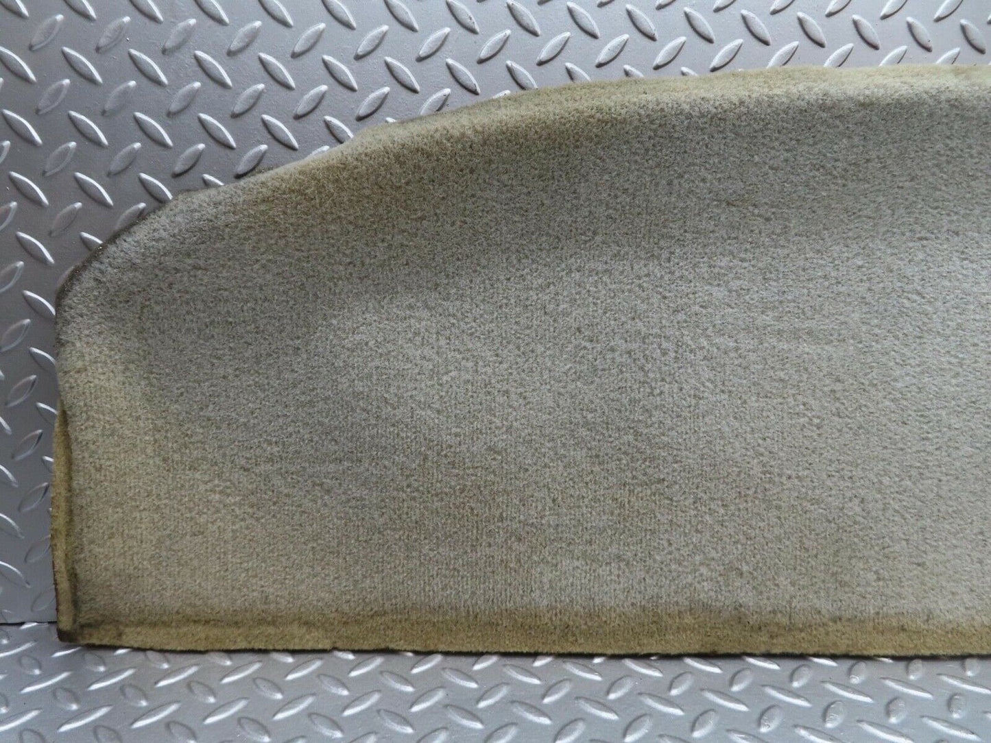 13569 Mercedes-Benz W123 200 Parcel Shelf