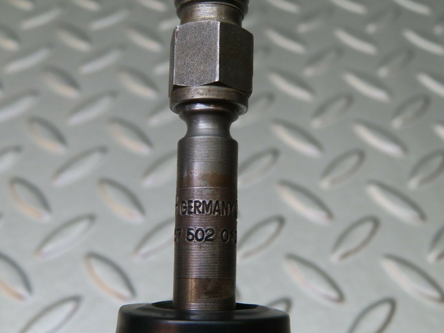 4425 Mercedes-Benz W123 230E Fuel Injector Bosch 0437502010