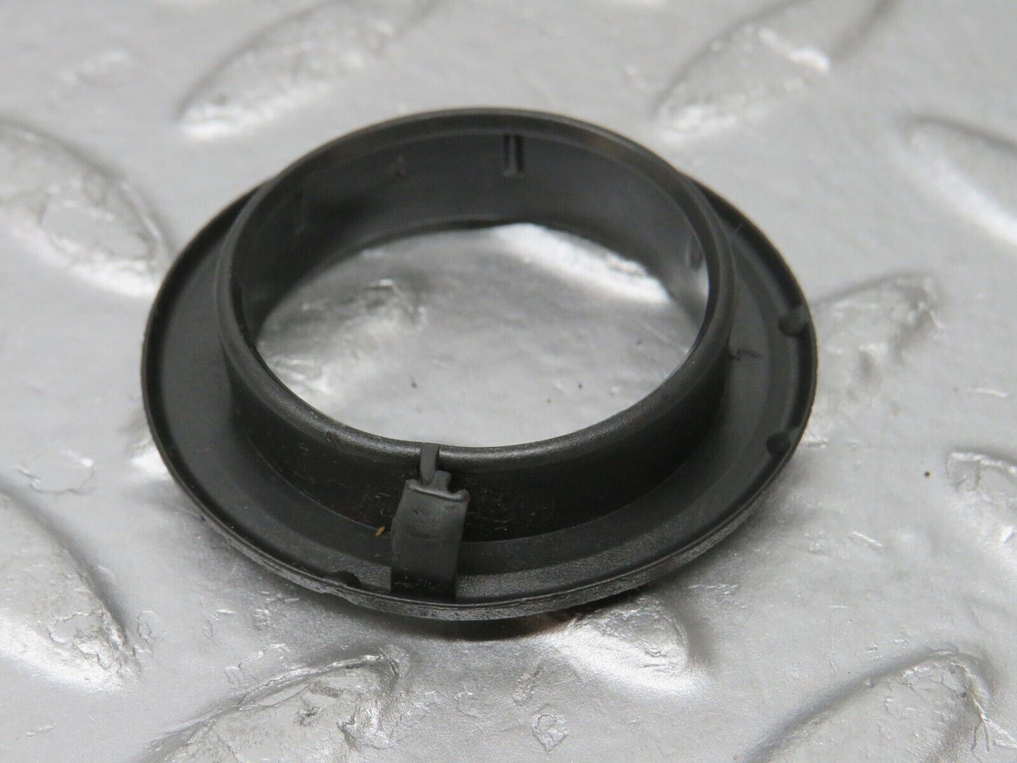 33437 Mercedes-Benz W202 C180 Ignition Switch Surround Chrome Ring 2026890480