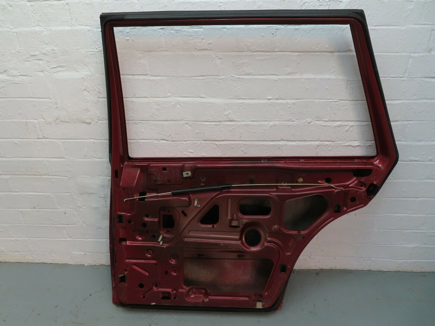 6693 Mercedes-Benz S124 E220 Wagon Rear Right Door