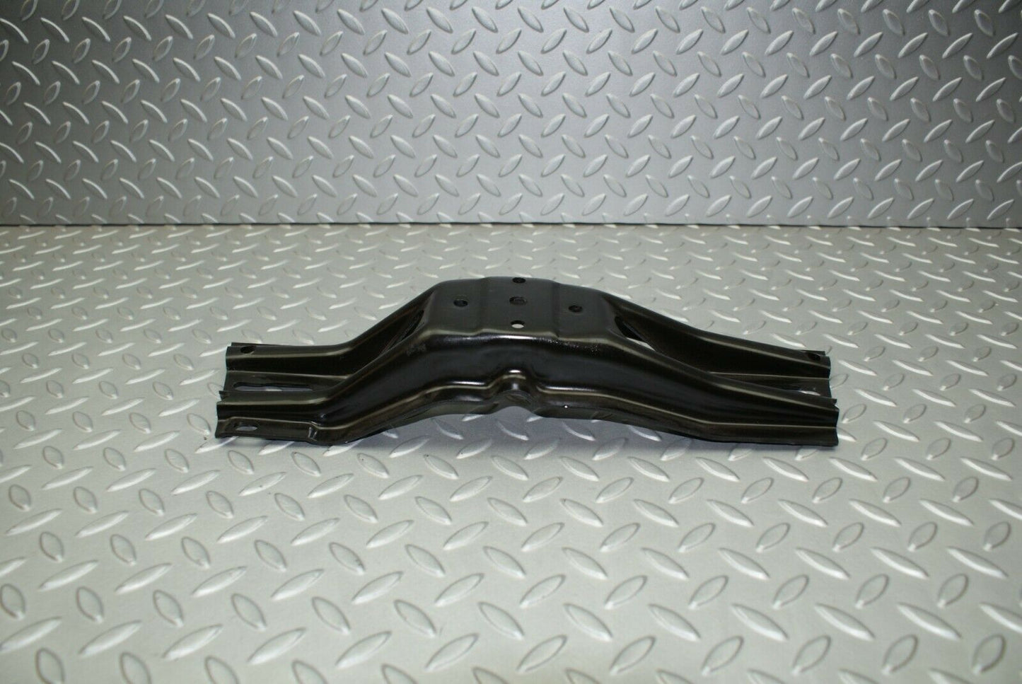 3220 Mercedes-Benz W115 220D Manual Gearbox Bracket Mounting