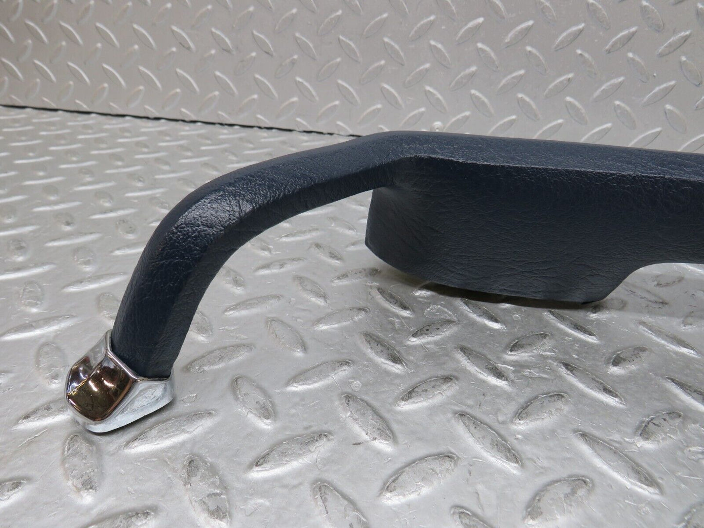 37302 Mercedes-Benz W109 300SEL Interior Door Handle Front Left Blue