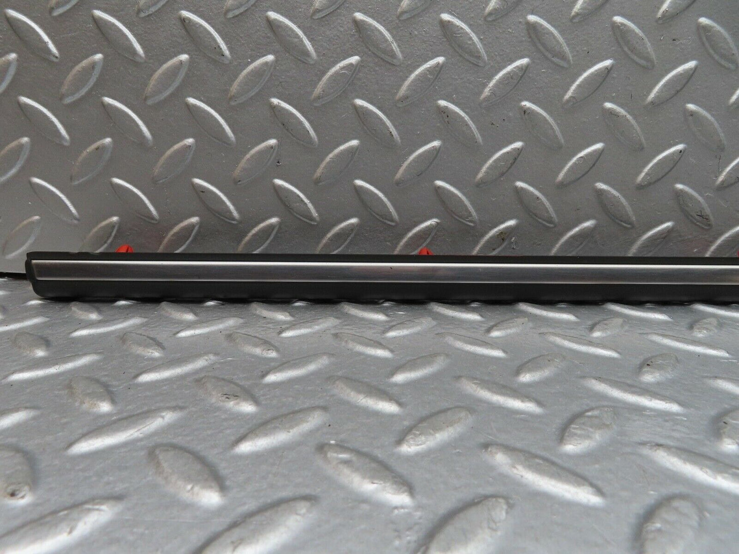 19063 Mercedes-Benz W123 300D Rear Right Door Centre Moulding Trim