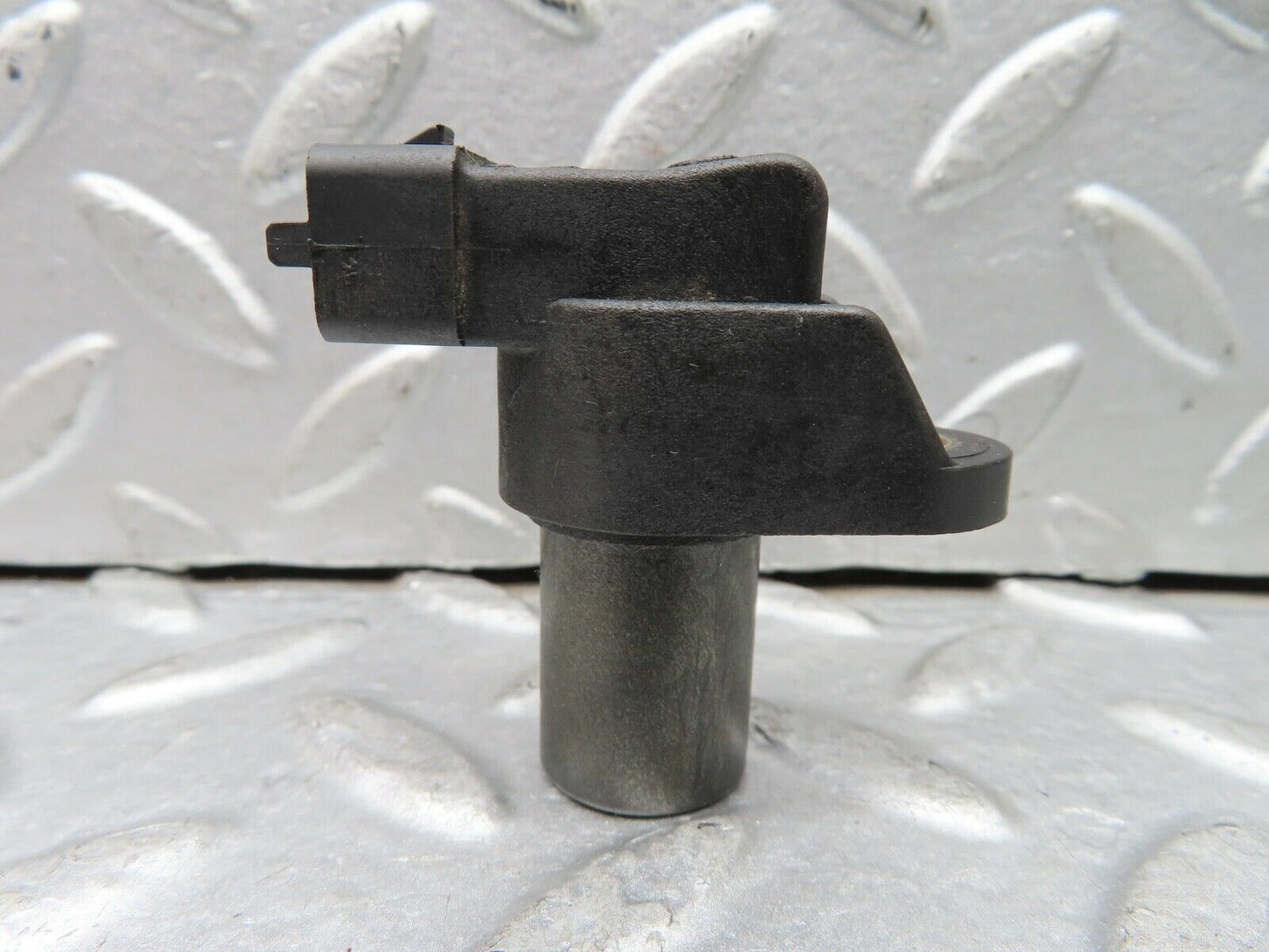 19677 Mercedes-Benz C140 CL420 Coupe Crankshaft Sensor 0232103012