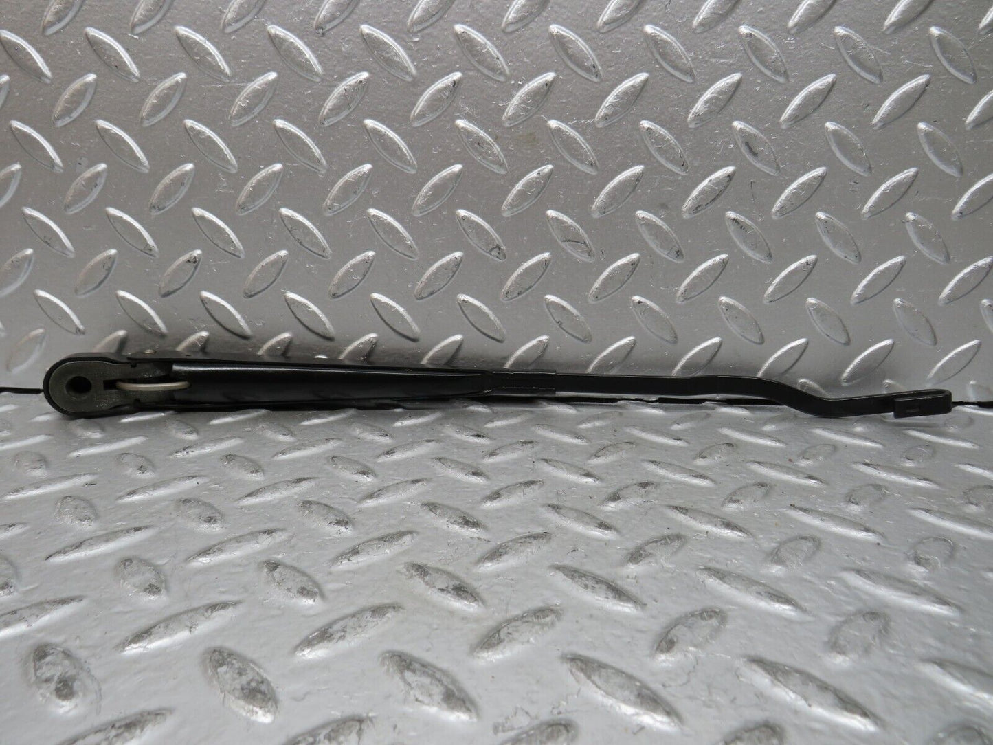 28108 Mercedes-Benz W123 280E Wiper Arm Bosch 3399990553