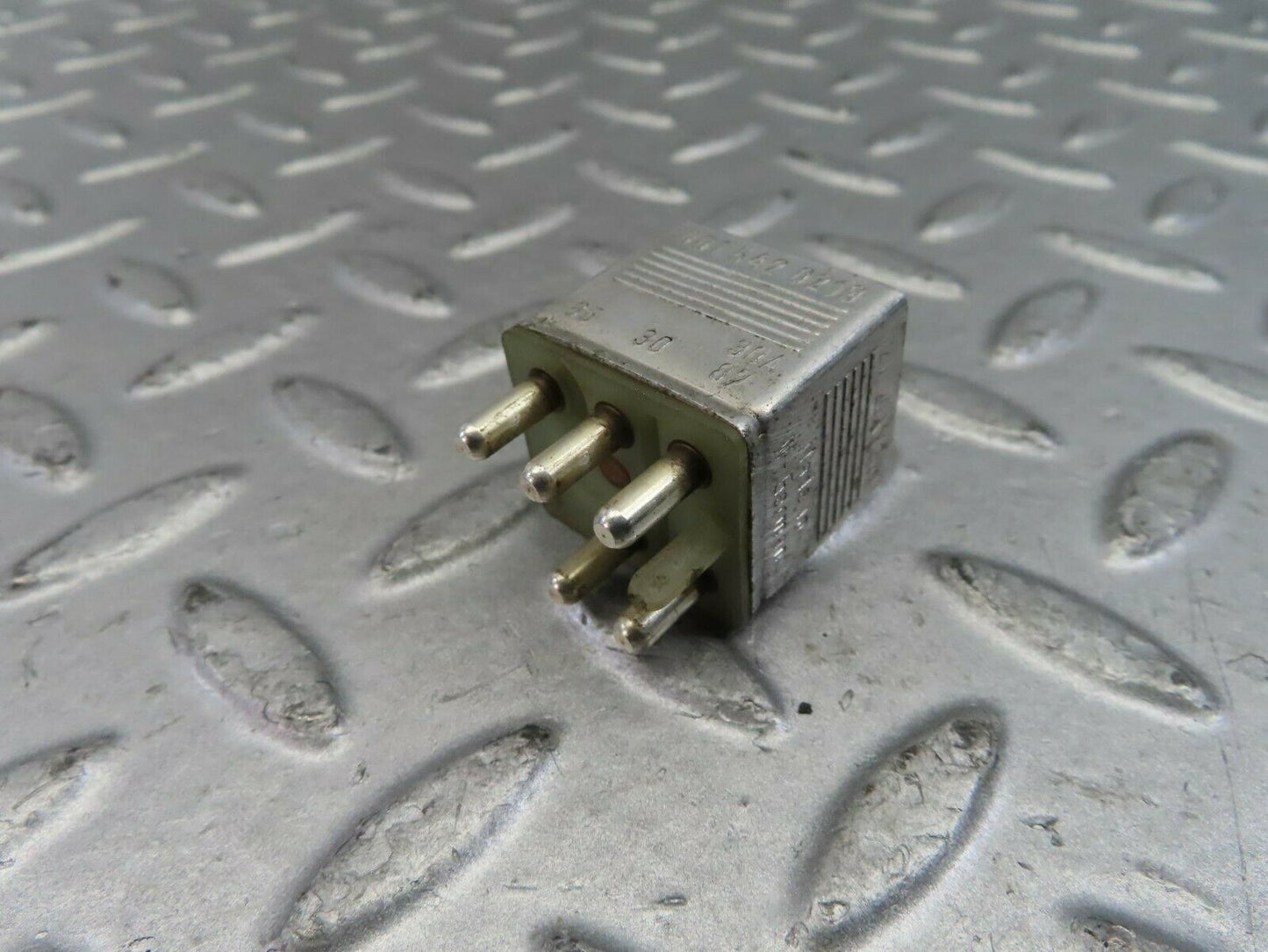 9717 Mercedes-Benz C123 280CE Coupe Multi Purpose Relay 0015420219