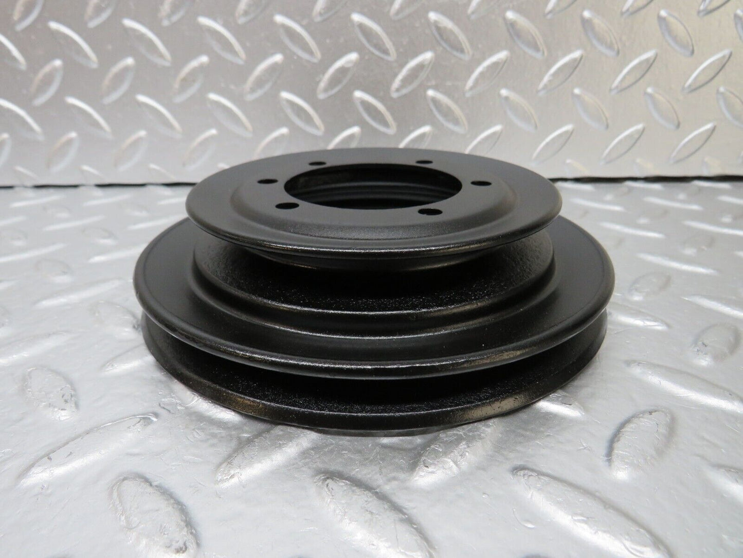 25498 Mercedes-Benz W123 200 Crankshaft Pulley 1020320404