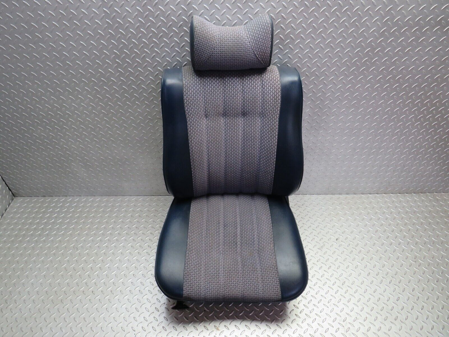 31147 Mercedes-Benz W123 200D Front Left Passenger Seat Blue