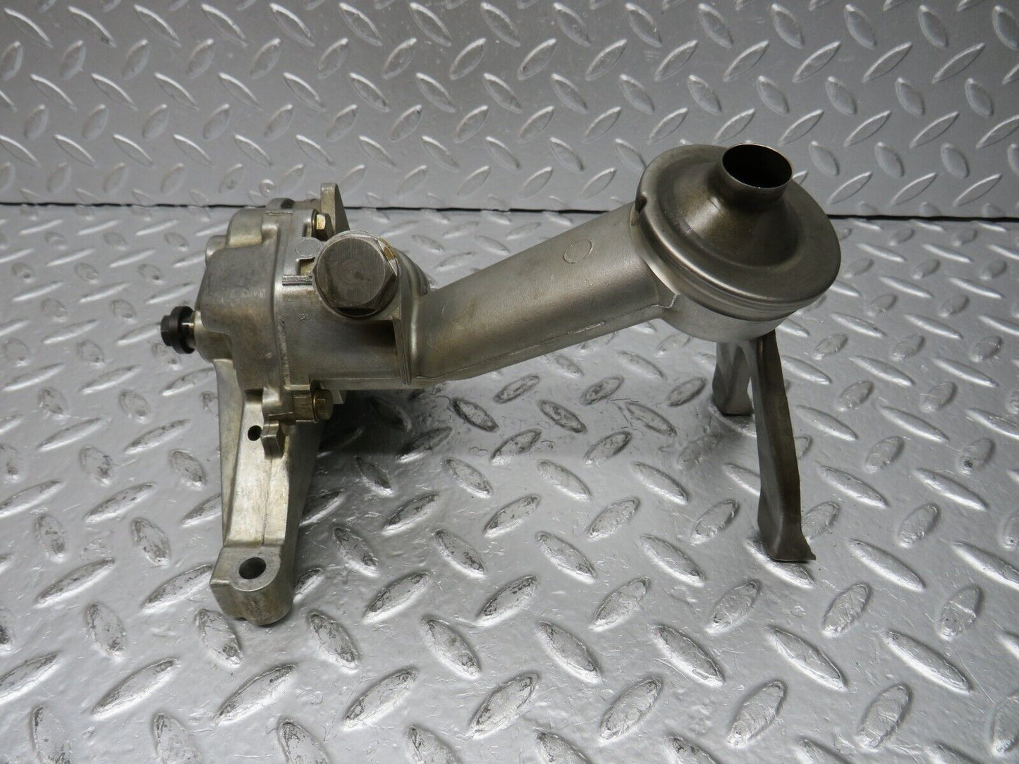 32711 Mercedes-Benz S124 300TE Wagon Oil Pump 6031810320 1031810001