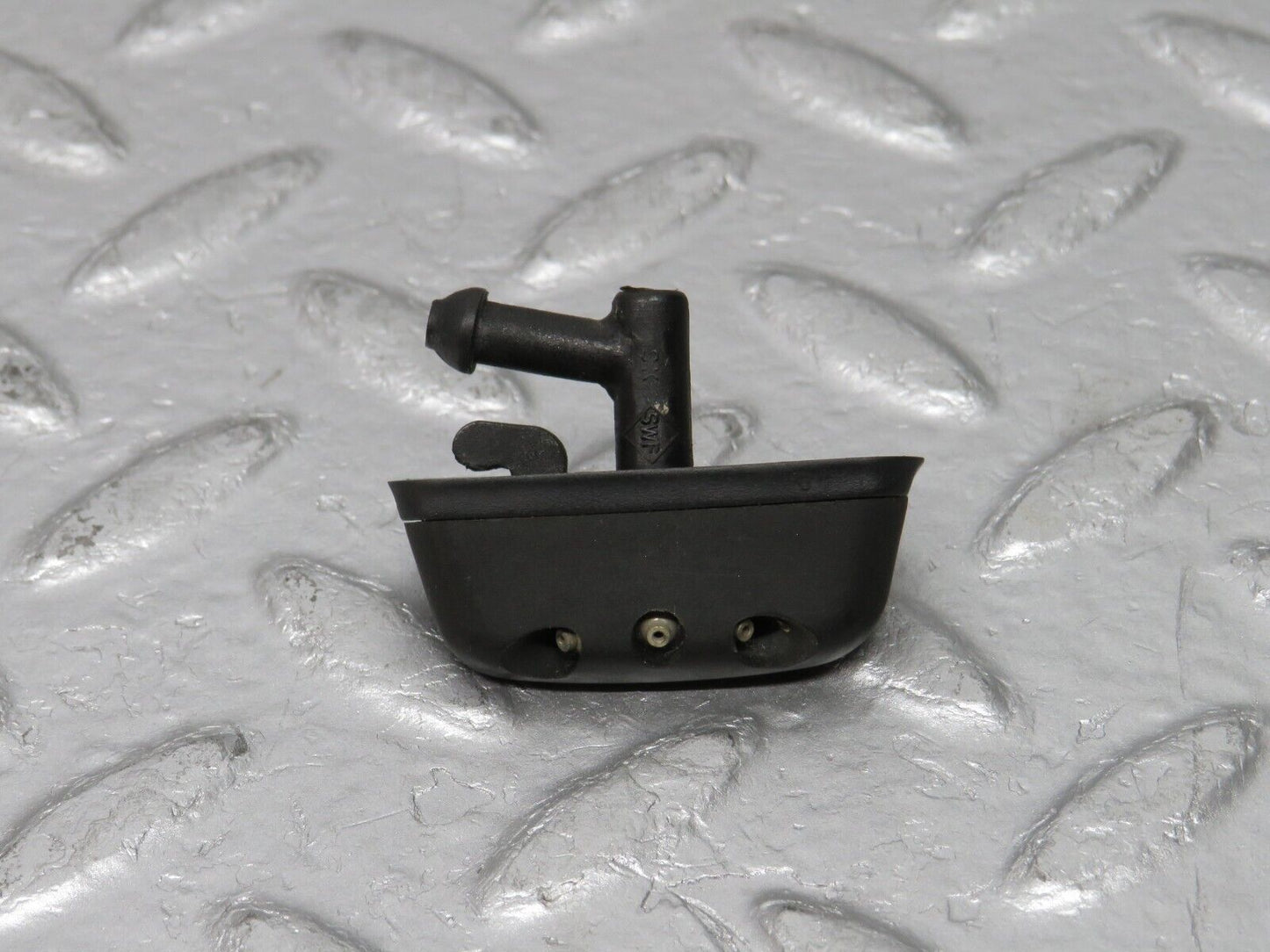 31405 Mercedes-Benz S124 220TE Wagon Tailgate Windscreen Washer Nozzle