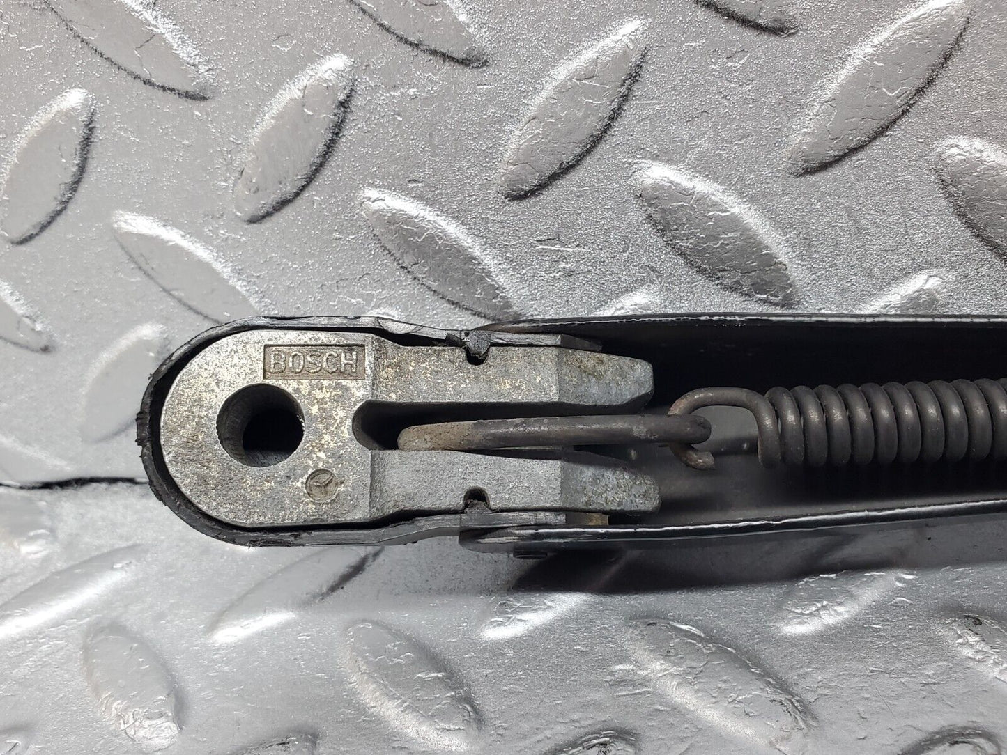 45856 Mercedes-Benz W126 420SE Windscreen Wiper Arm Bosch Left Side