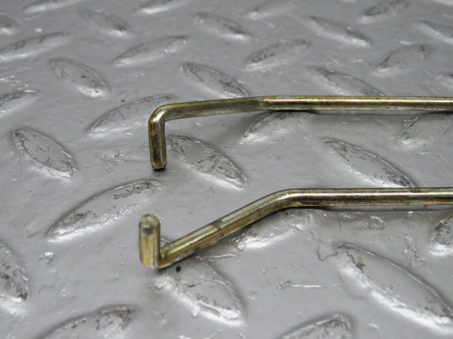 33336 Mercedes-Benz W202 C180 Front Door Lock Knob Pair