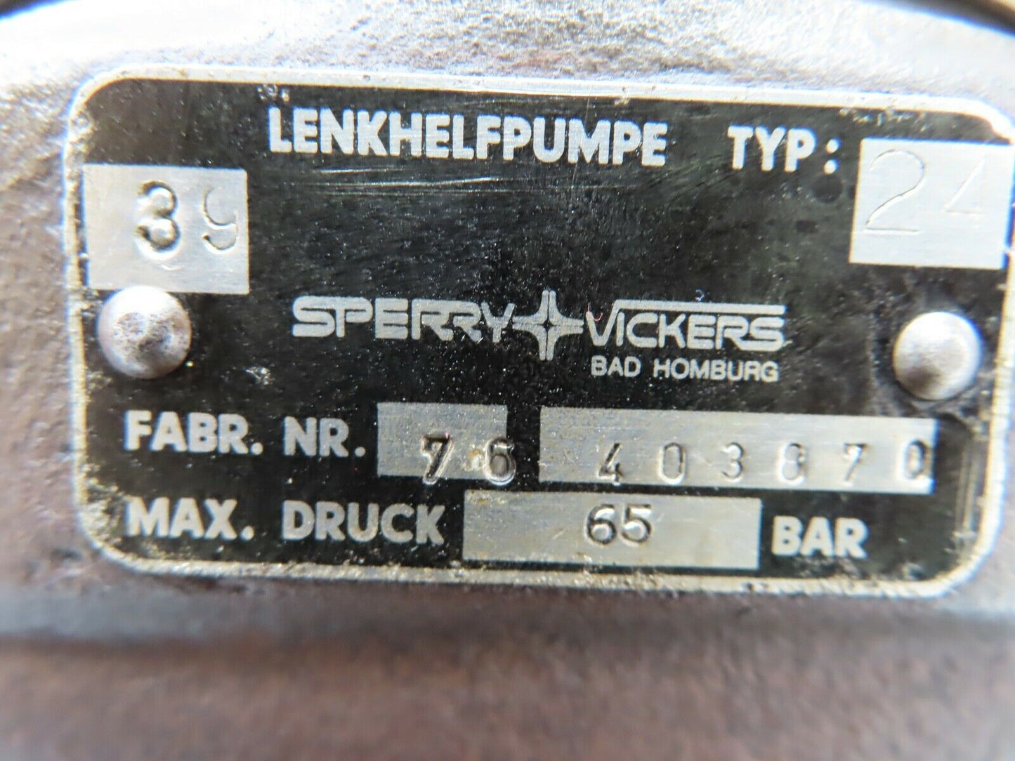 19221 Mercedes-Benz W123 300D Power Steering Pump Vickers Type 24