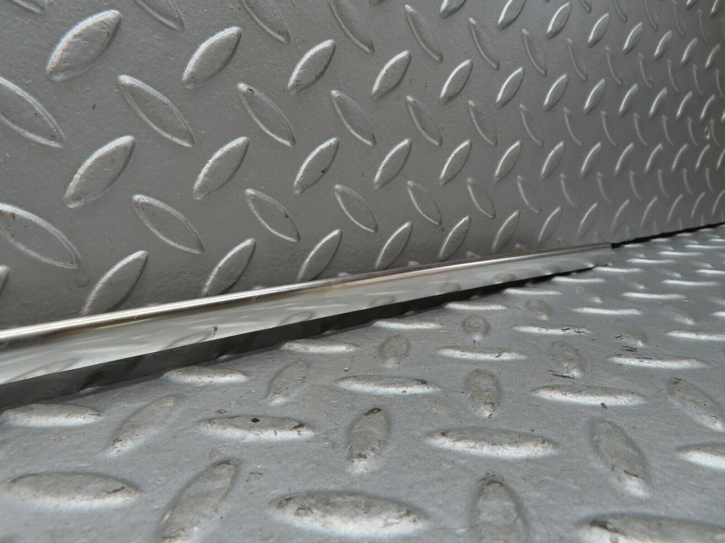 17890 Mercedes-Benz W116 450SEL Roof Chrome Moulding Trim Left Side
