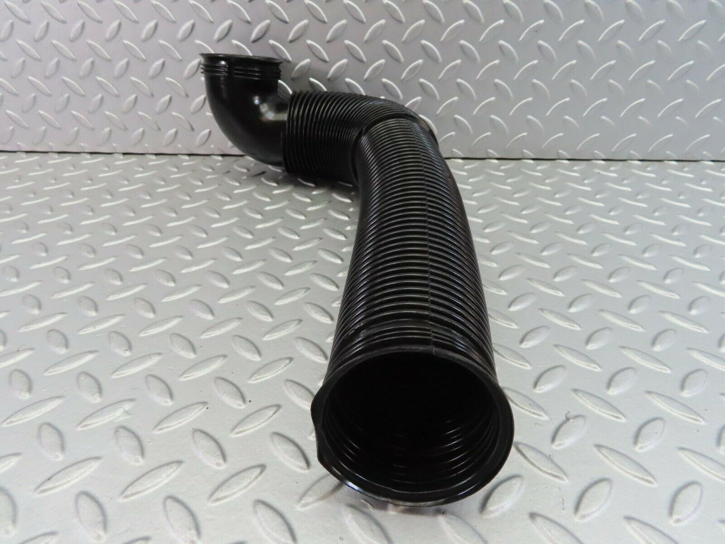 7339 Mercedes-Benz W116 450SE Dashboard Air Vent Ducting
