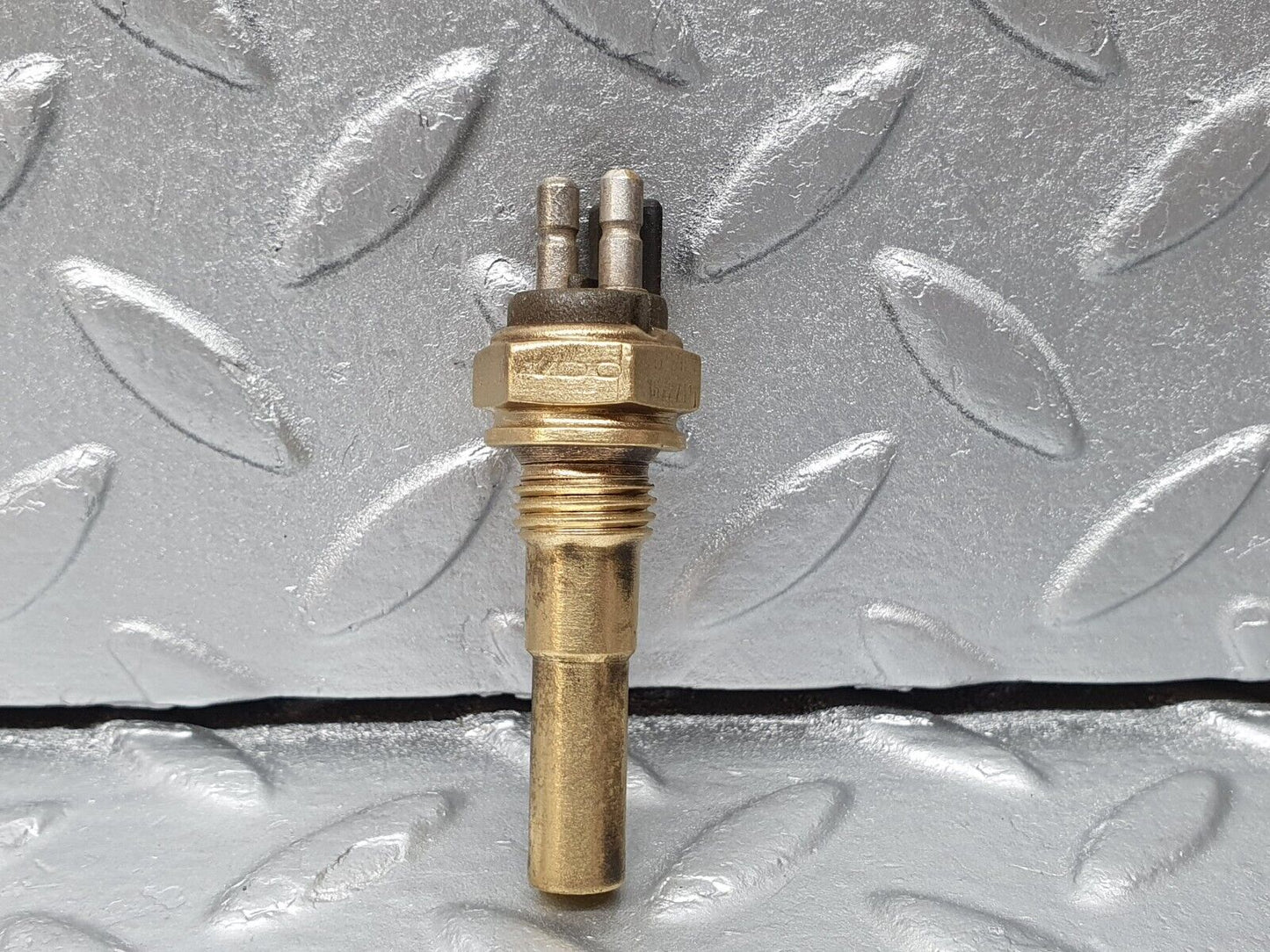 41343 Mercedes-Benz C107 R107 Coolant Temperature Sensor VDO
