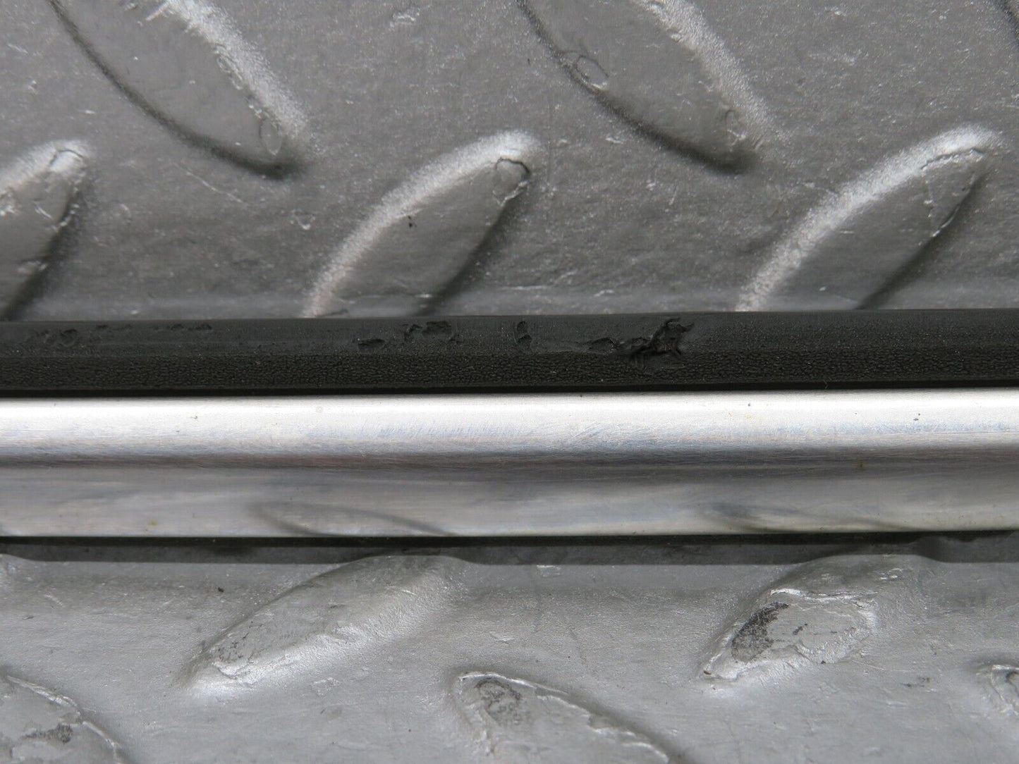 37435 Mercedes-Benz W109 300SEL Front Left Door Centre Moulding Trim