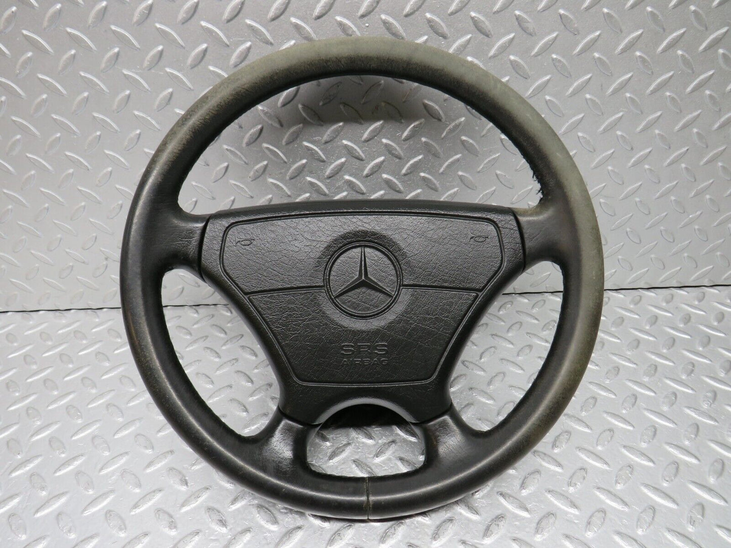 37845 Mercedes-Benz A124 320E Cabriolet Steering Wheel 507294