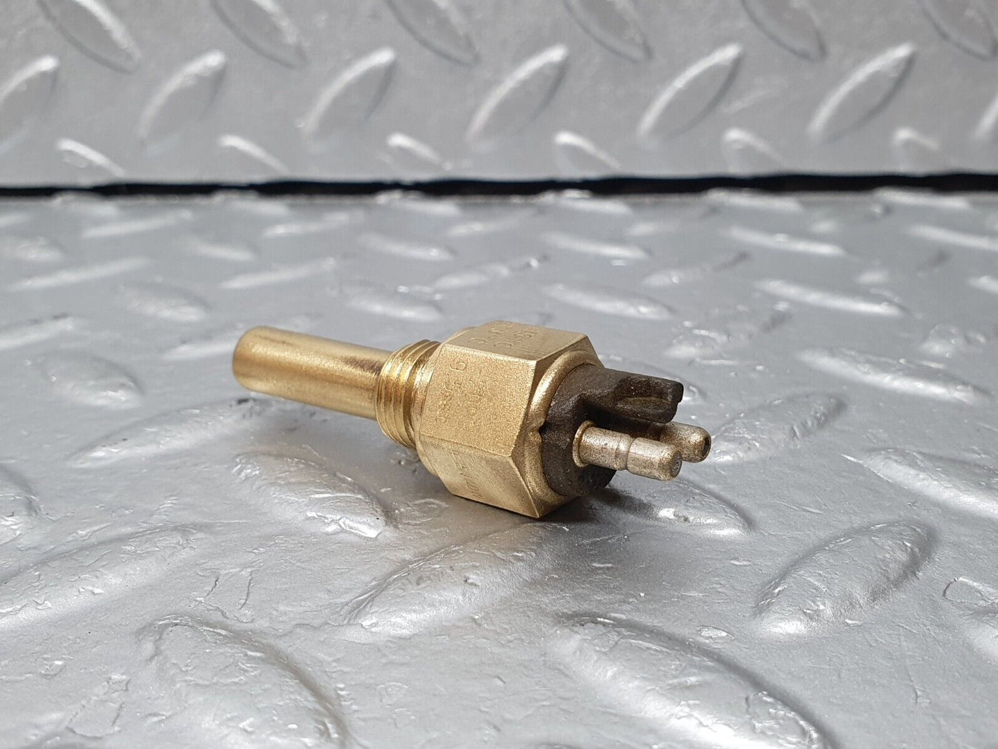 41329 Mercedes-Benz W116 450SE Temperature Sensor VDO