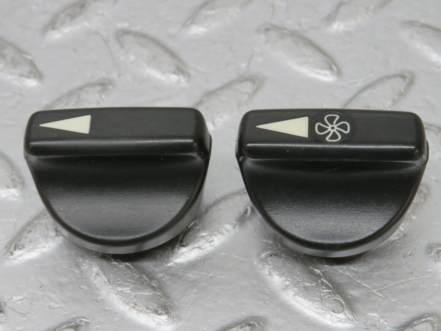 32721 Mercedes-Benz S124 300TE Wagon Heater Control Knob