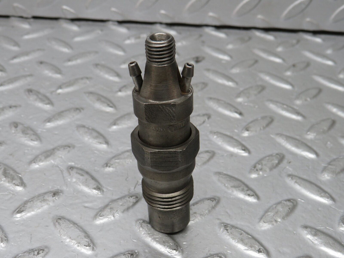 32903 Mercedes-Benz W123 300D Fuel Injector Bosch KCA30S35/4