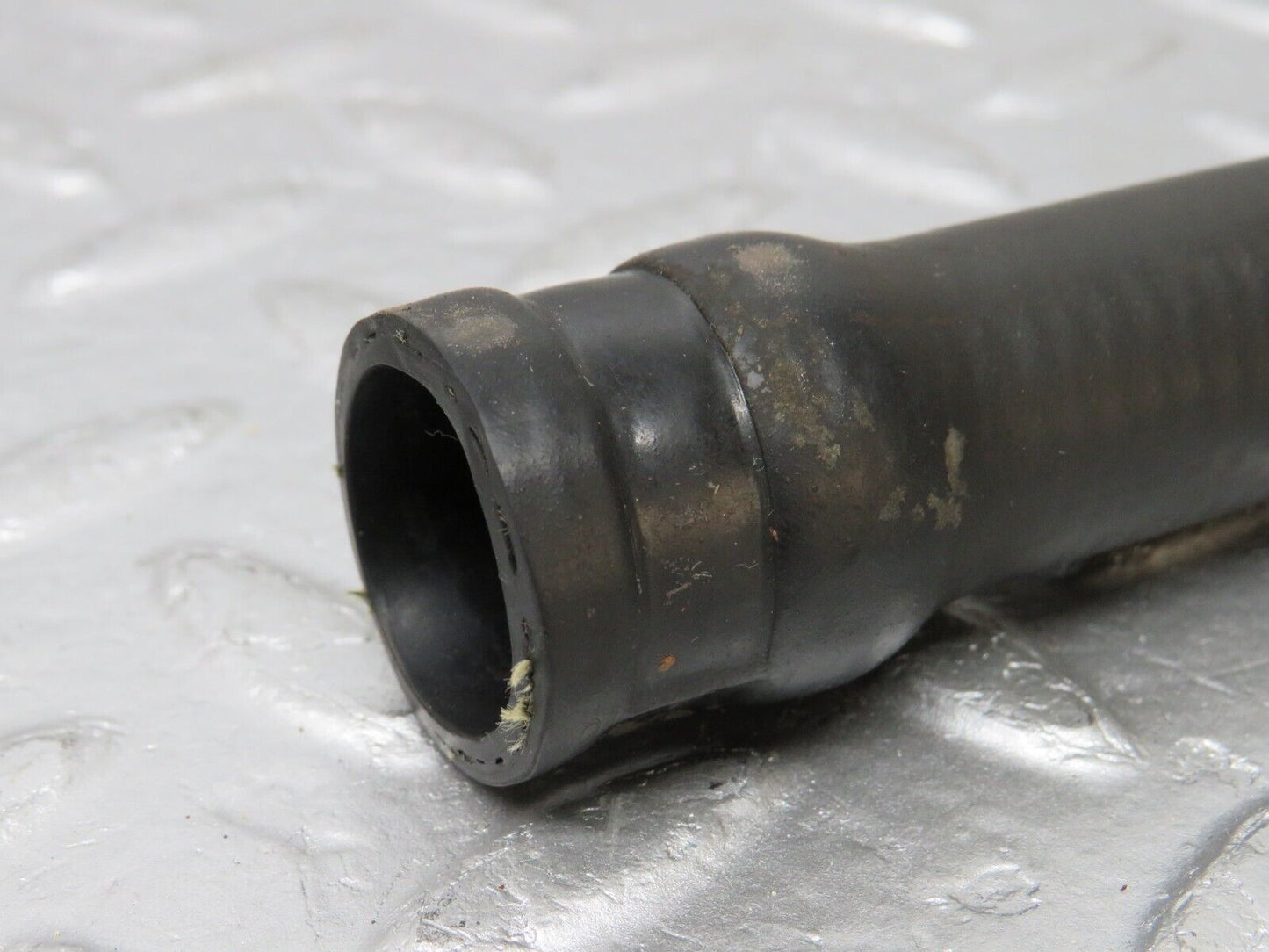 34405 Mercedes-Benz C126 380SEC Coupe Heater Hose Pipe 1268320294 1268320394