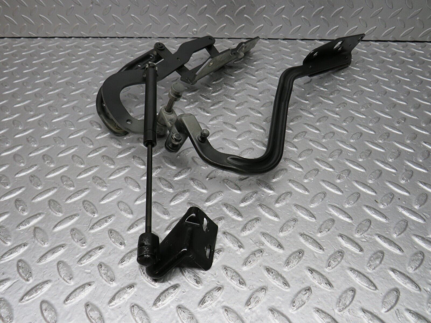 37852 Mercedes-Benz A124 320E Cabriolet Trunk Boot Soft Top Hinge Right Side