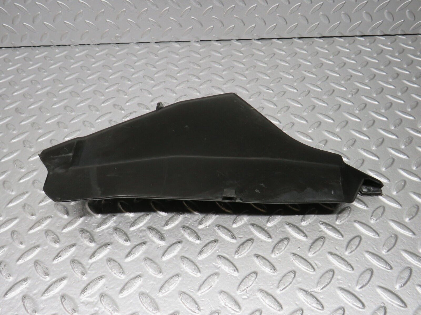 30807 Mercedes-Benz W201 190E 2.0L Front Right Rain Gutter Drain Channel 2016280273