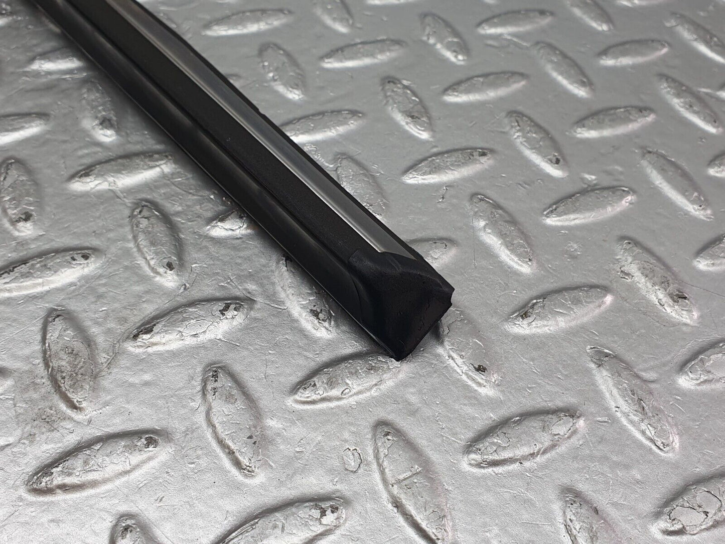 43989 Mercedes-Benz C123 230CE Coupe Right Door Centre Moulding Trim