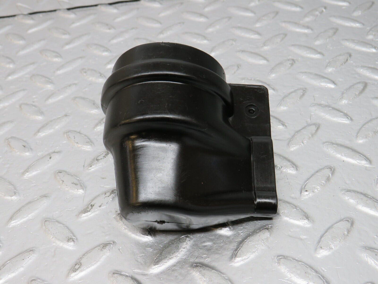33622 Mercedes-Benz W201 190E 2.0L Ignition Coil Protective Cap 0001581785
