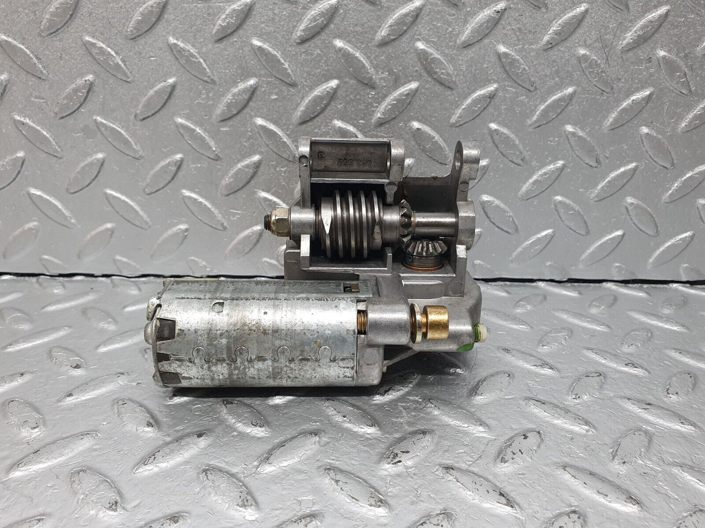 41004 Mercedes-Benz W126 300SE Steering Column Adjustment Motor 1264600425