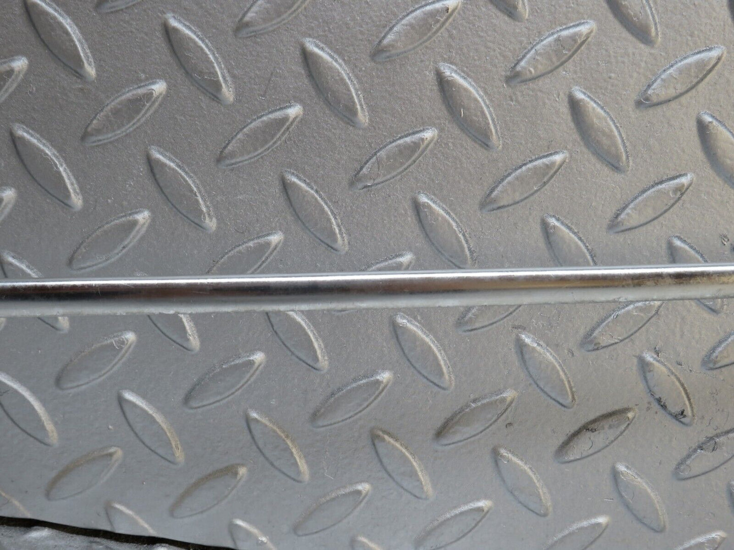 37382 Mercedes-Benz W109 300SEL Roof Chrome Moulding Left Side