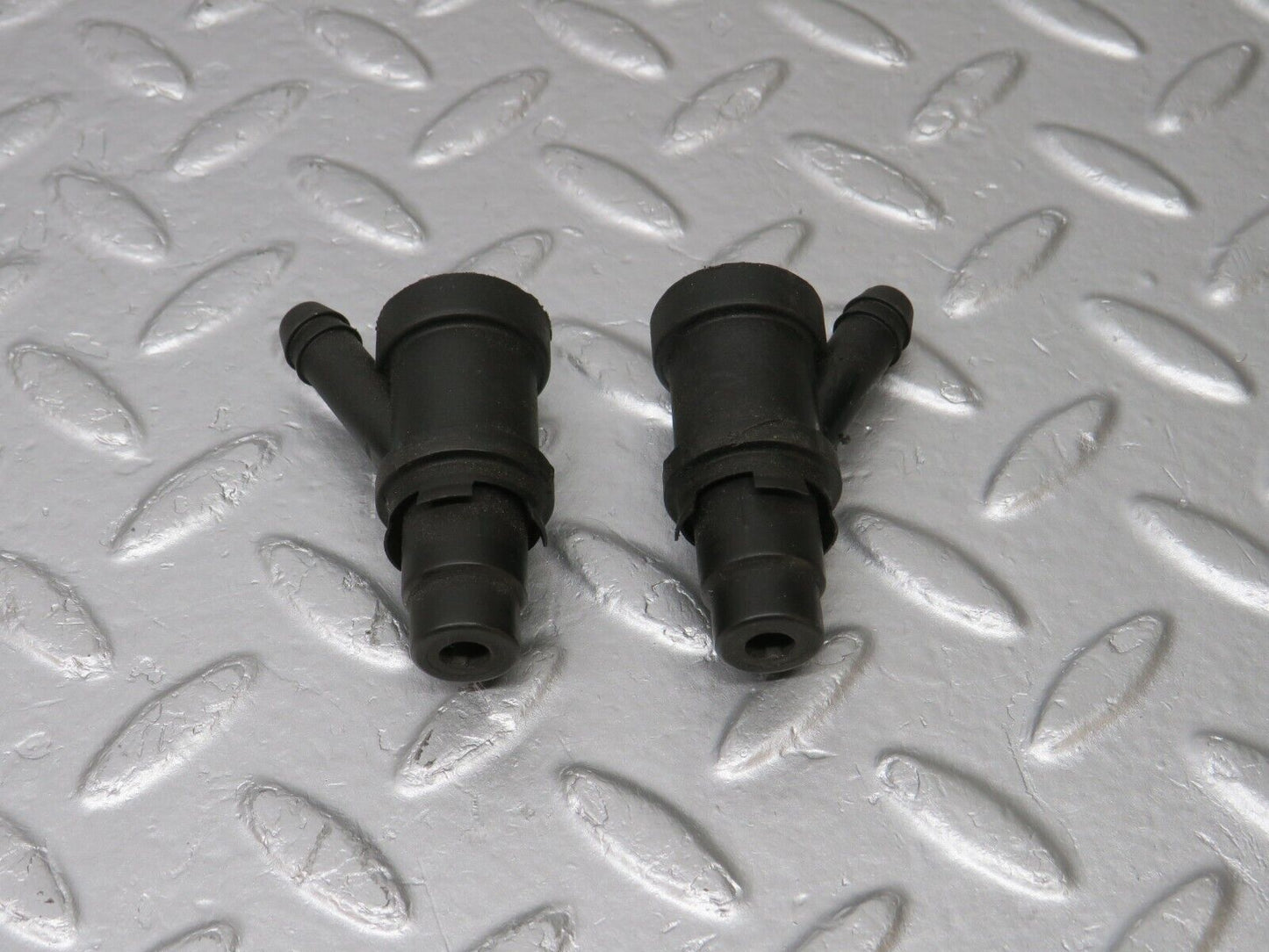 40264 Mercedes-Benz R107 Fuel Injector Holder 2x