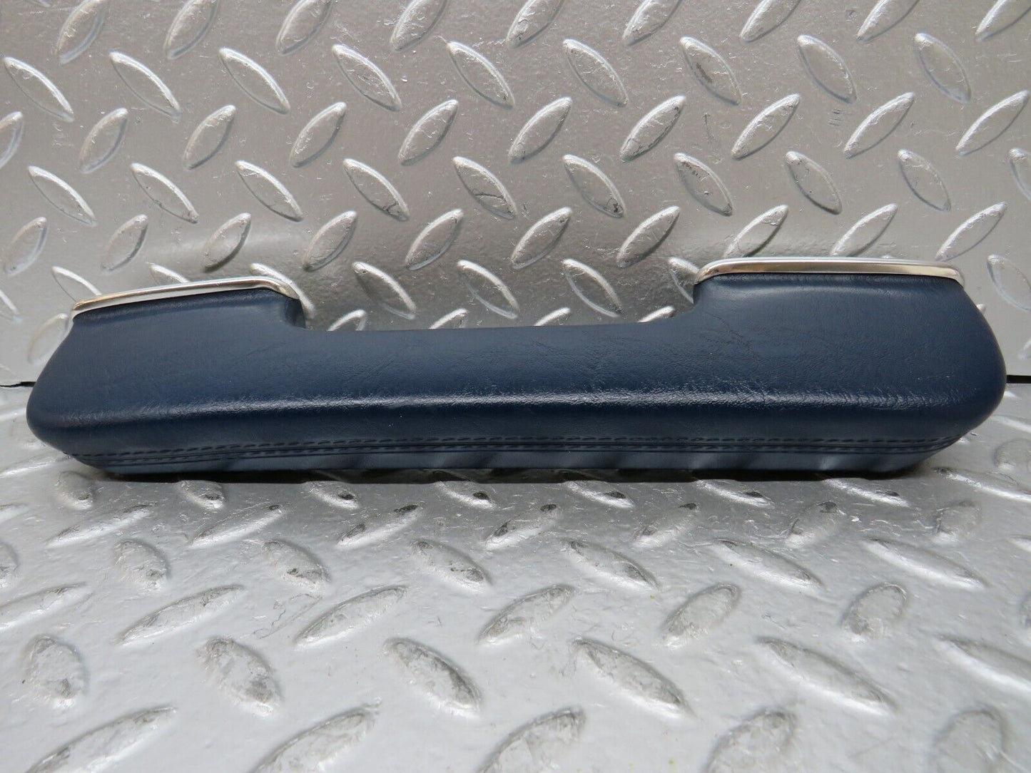 26861 Mercedes-Benz W123 240D Interior Door Handle Front Right Blue 1239702001
