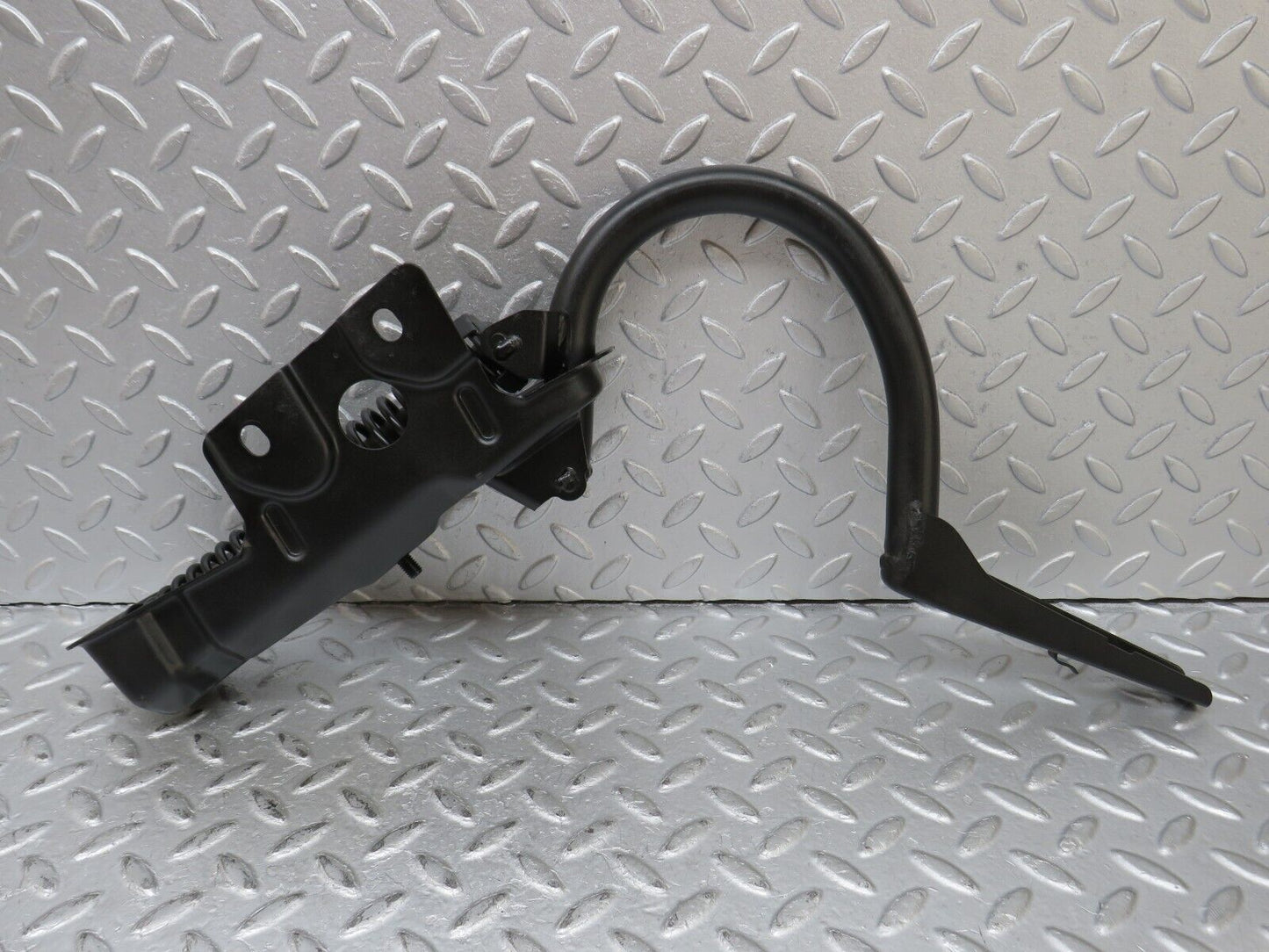 36369 Mercedes-Benz W126 420SE Trunk Lid Hinge Right Side