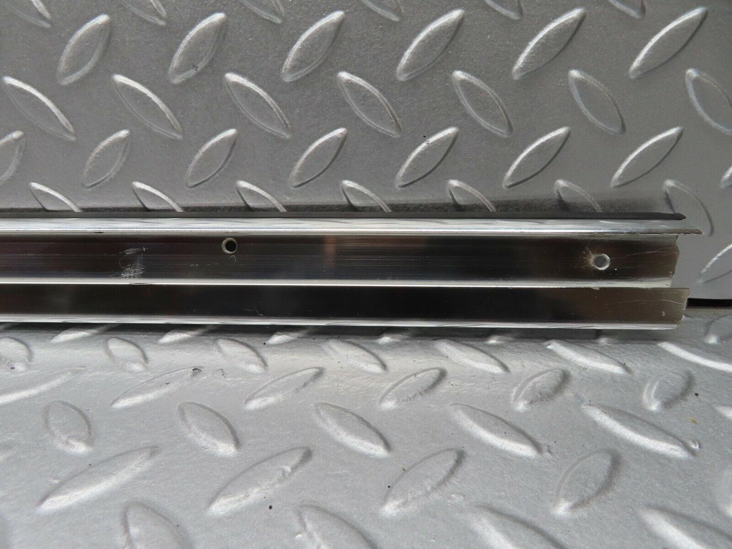 14090 Mercedes-Benz C107 280SLC Roof Chrome Moulding Trim Left Side