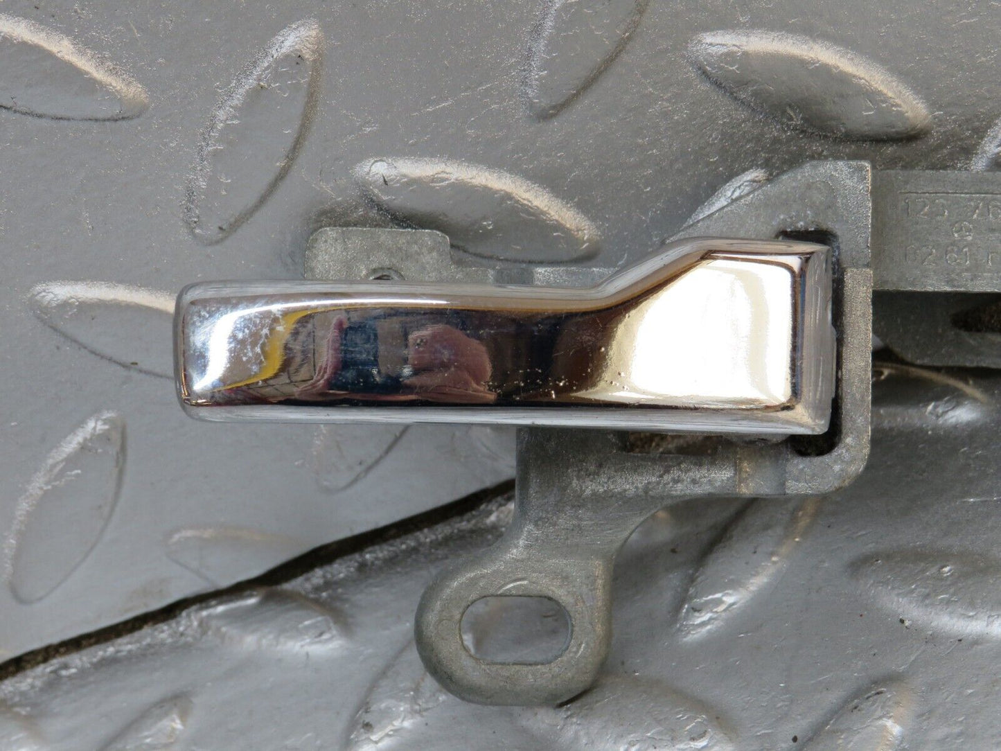 40626 Mercedes-Benz W123 300D Right Interior Door Handle 1237600261